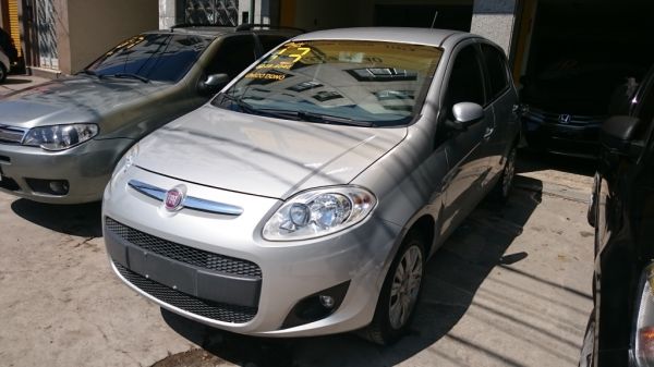 Fiat Novo Palio Essence 1.6 Unico dono DVD 33.000 km Ipva gratis financio 2013 / 2013