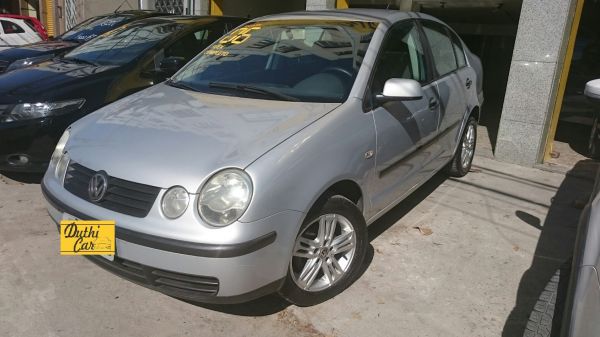 VW – Volkswagen Polo Sedan 2006 1.6 completo Excelente estado Pneus novos Ipva Gratis